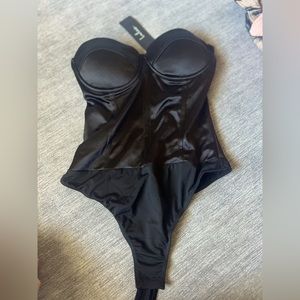 NWT Lulus Strapless Bodysuit